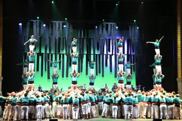 castellers de vilafranca en el liceo / ACN