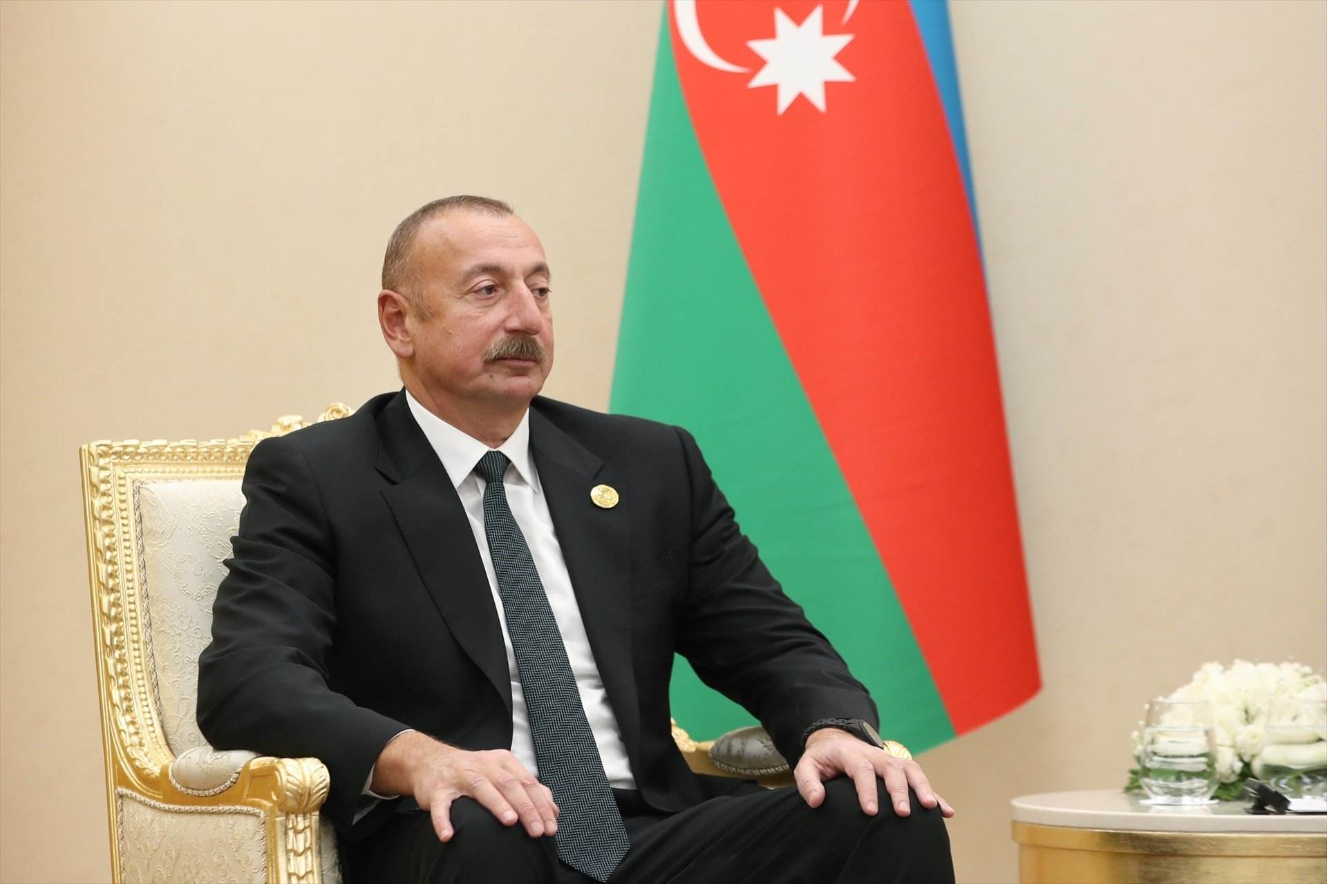Azerbaiyán emite una orden internacional de busca y captura contra el presidente del Alto Karabaj