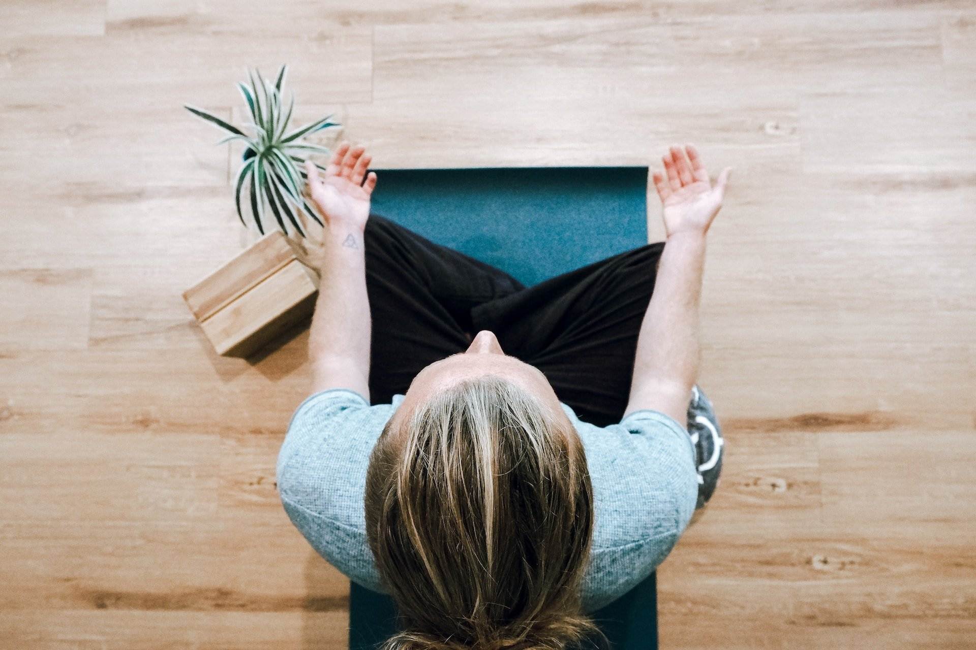 La pràctica al teu abast que millorarà considerablement la teva salut física i mental: la meditació