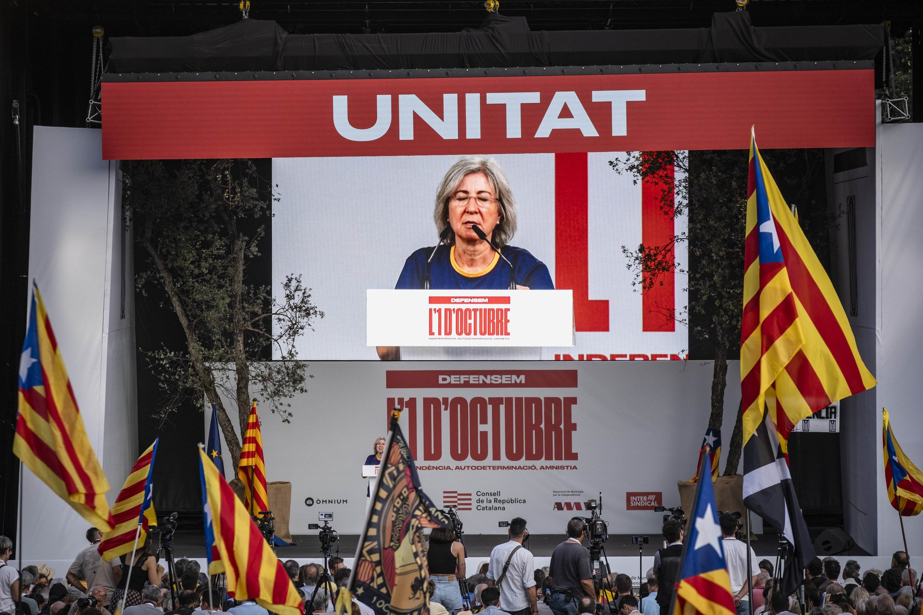 El Consell de la República da un toque de atención a Dolors Feliu