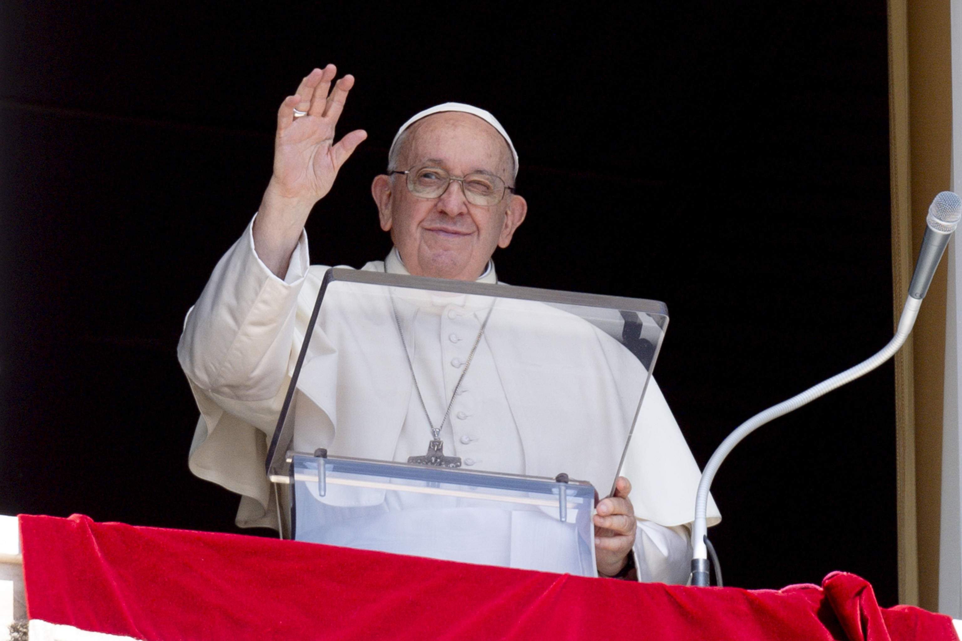 El papa Francesc obre la porta a beneir les parelles gais