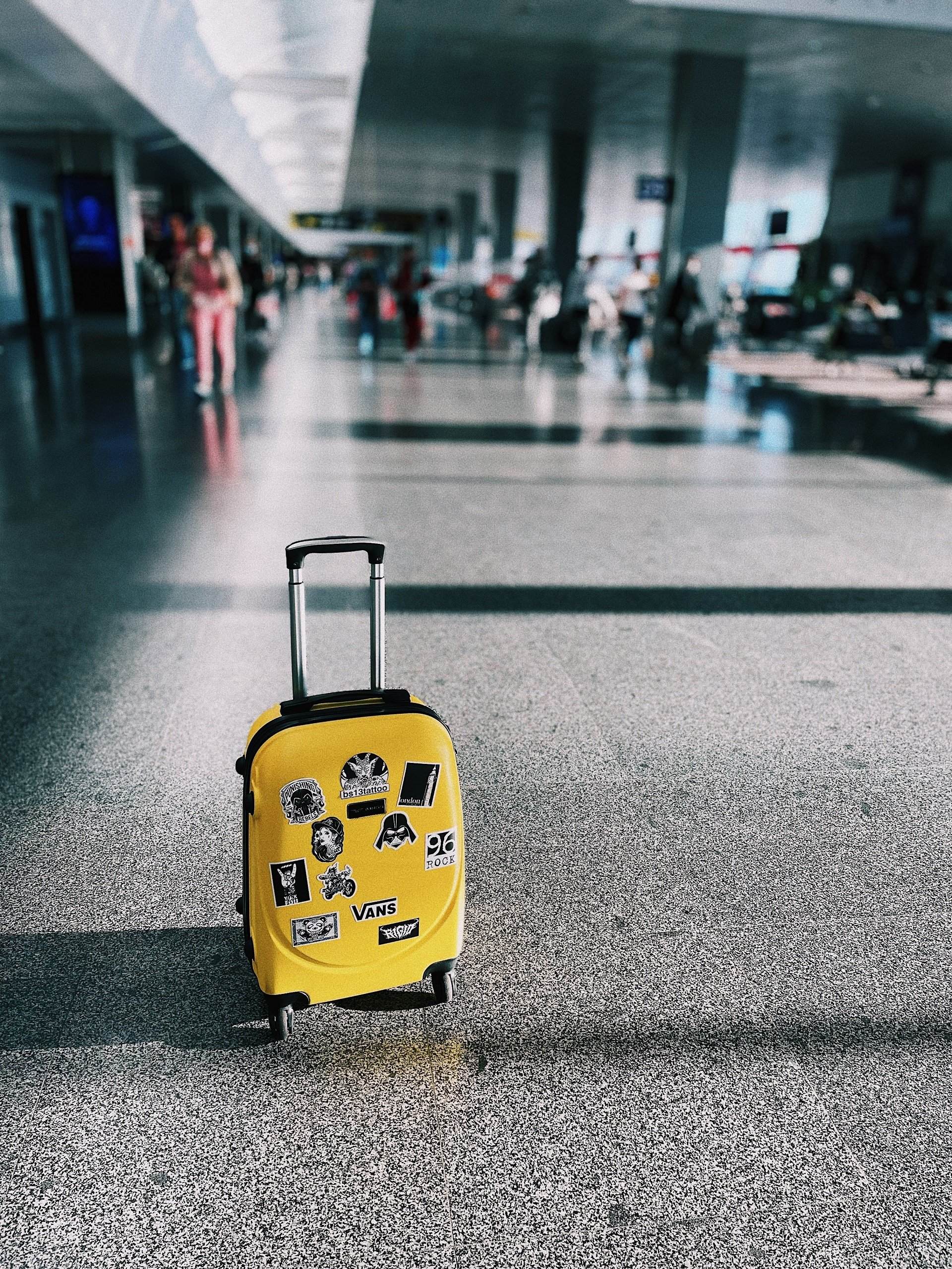 Adeu a pagar per les maletes de mà a l'avió? La UE podria obligar a la seva gratuïtat