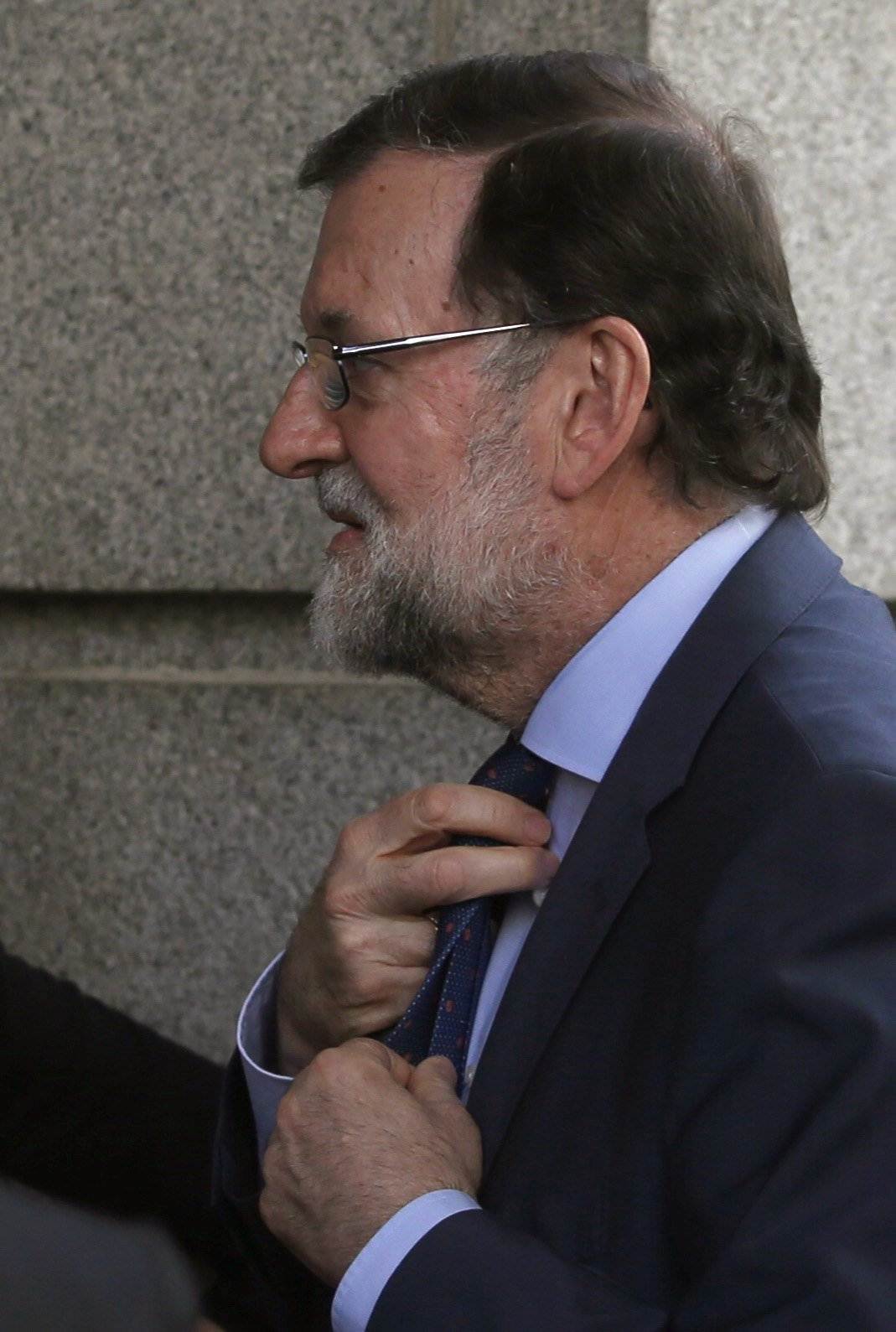 Creus que Rajoy hauria d'enviar els secretaris d'Estat a reunir-se amb els professors d'El Palau?