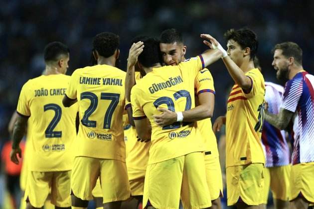 El Barça celebrando el gol de Ferran Torres / Foto: EFE El Barça celebrando el gol de Ferran Torres / Foto: EFE