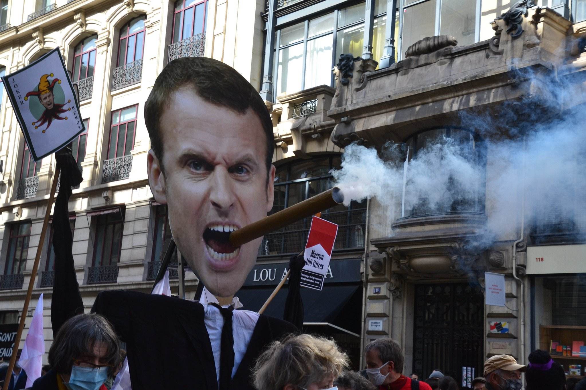Portades: arguments per pactar l’amnistia i el gir francès
