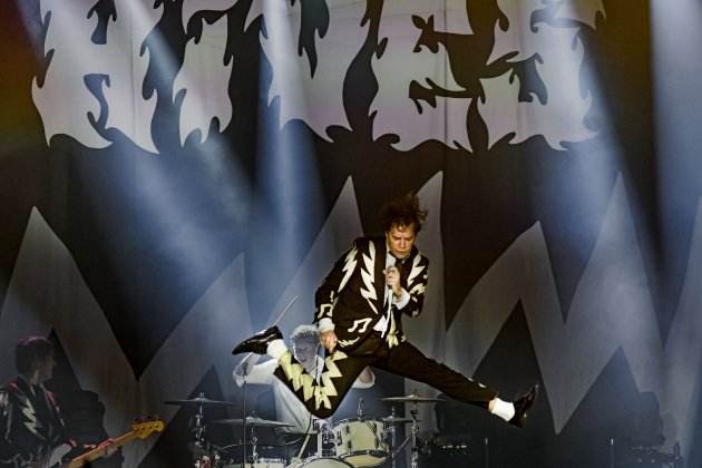 THEHIVES6