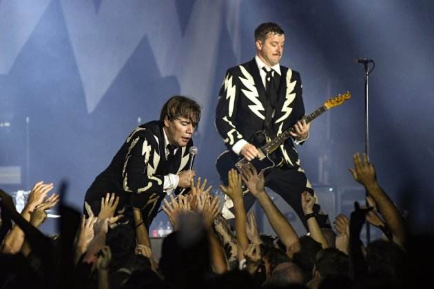 THEHIVES8