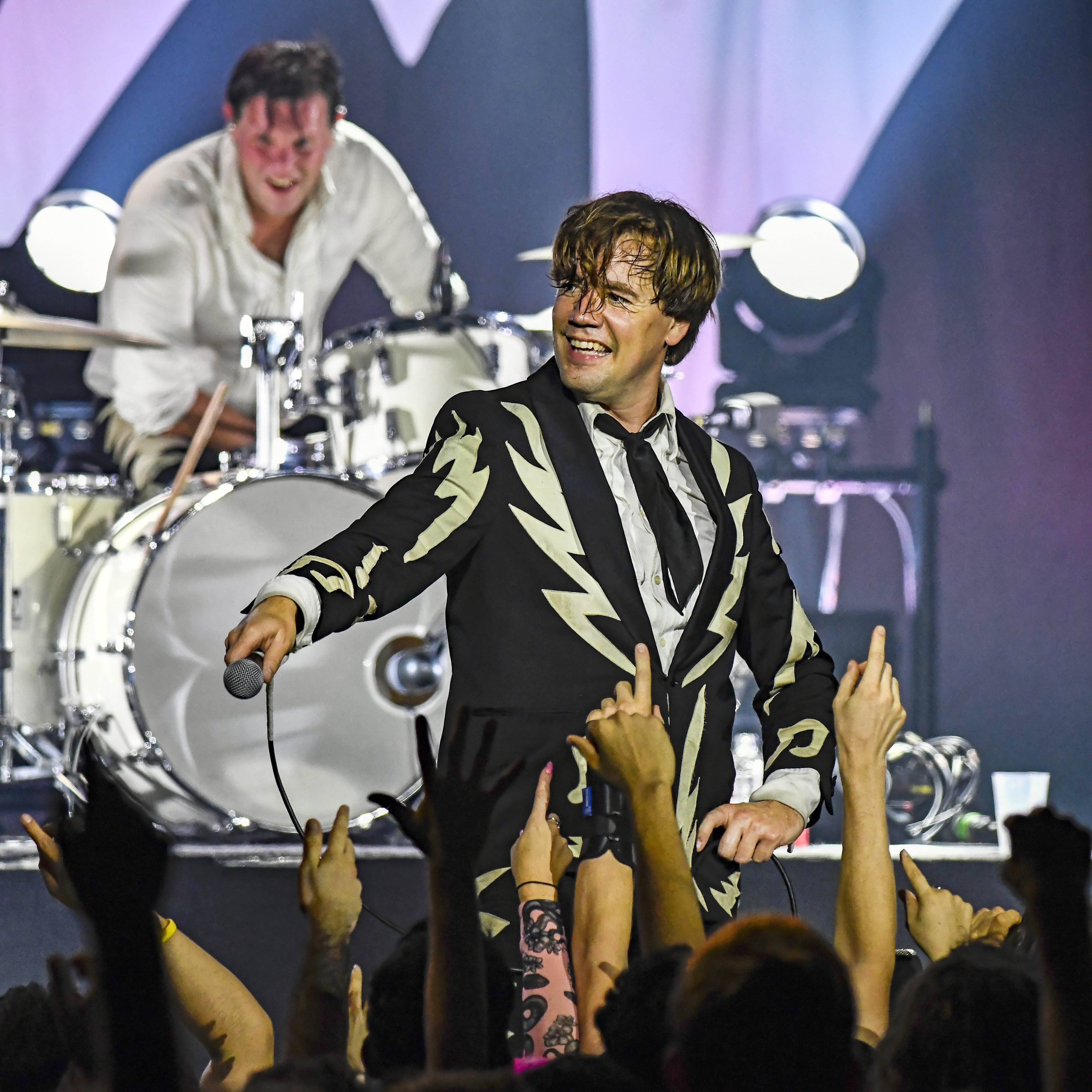 The Hives o esa sana virtud de pasárselo bien