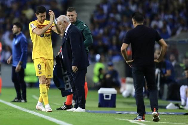 Robert Lewandowski aplaudint Barça / Foto: EFE
