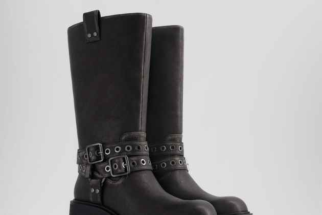 Botas moteras detalle hebillas1 Botas moteras detalle hebillas1
