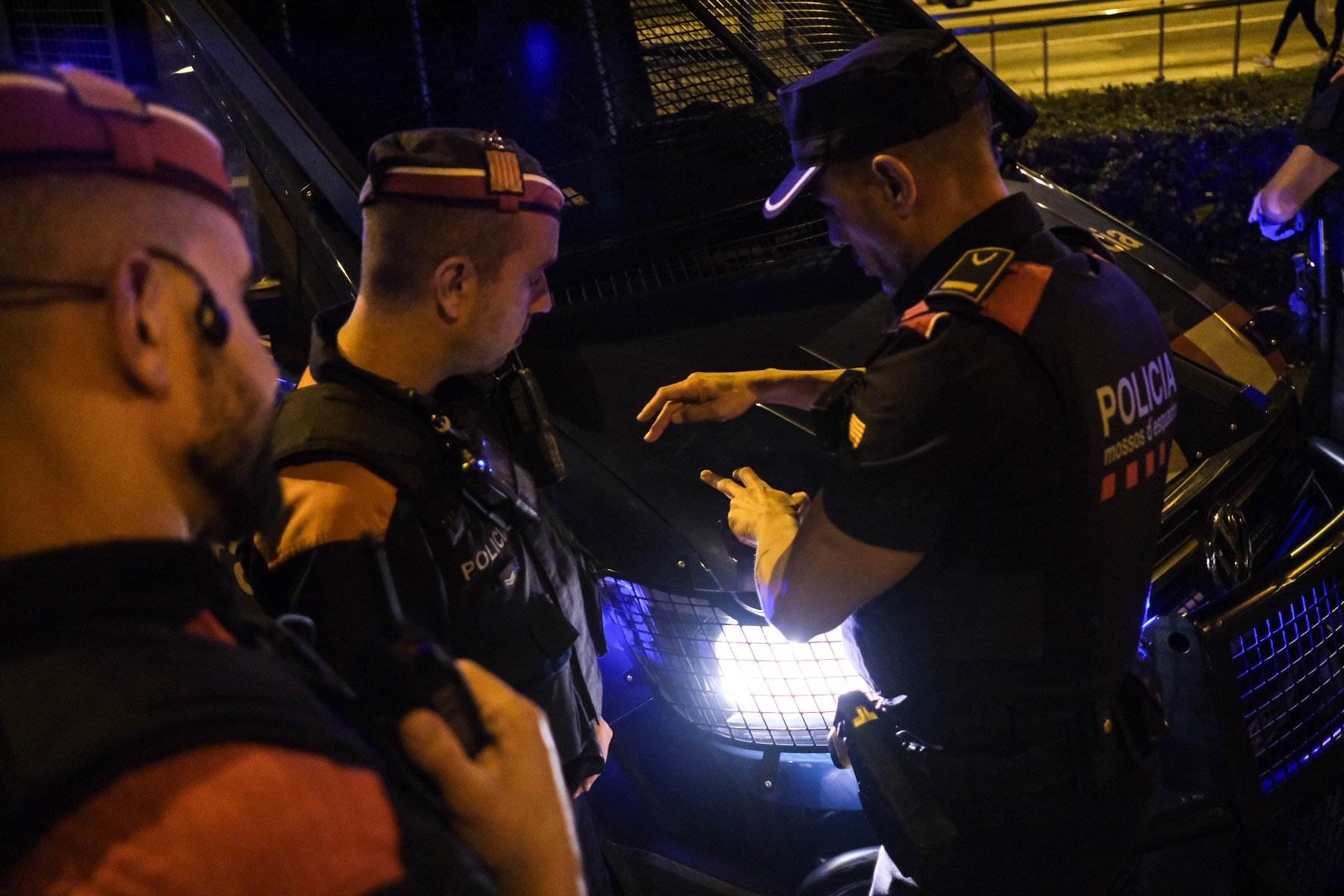 Els Mossos aproven amb la nota més alta que mai, però els catalans se senten cada cop més insegurs