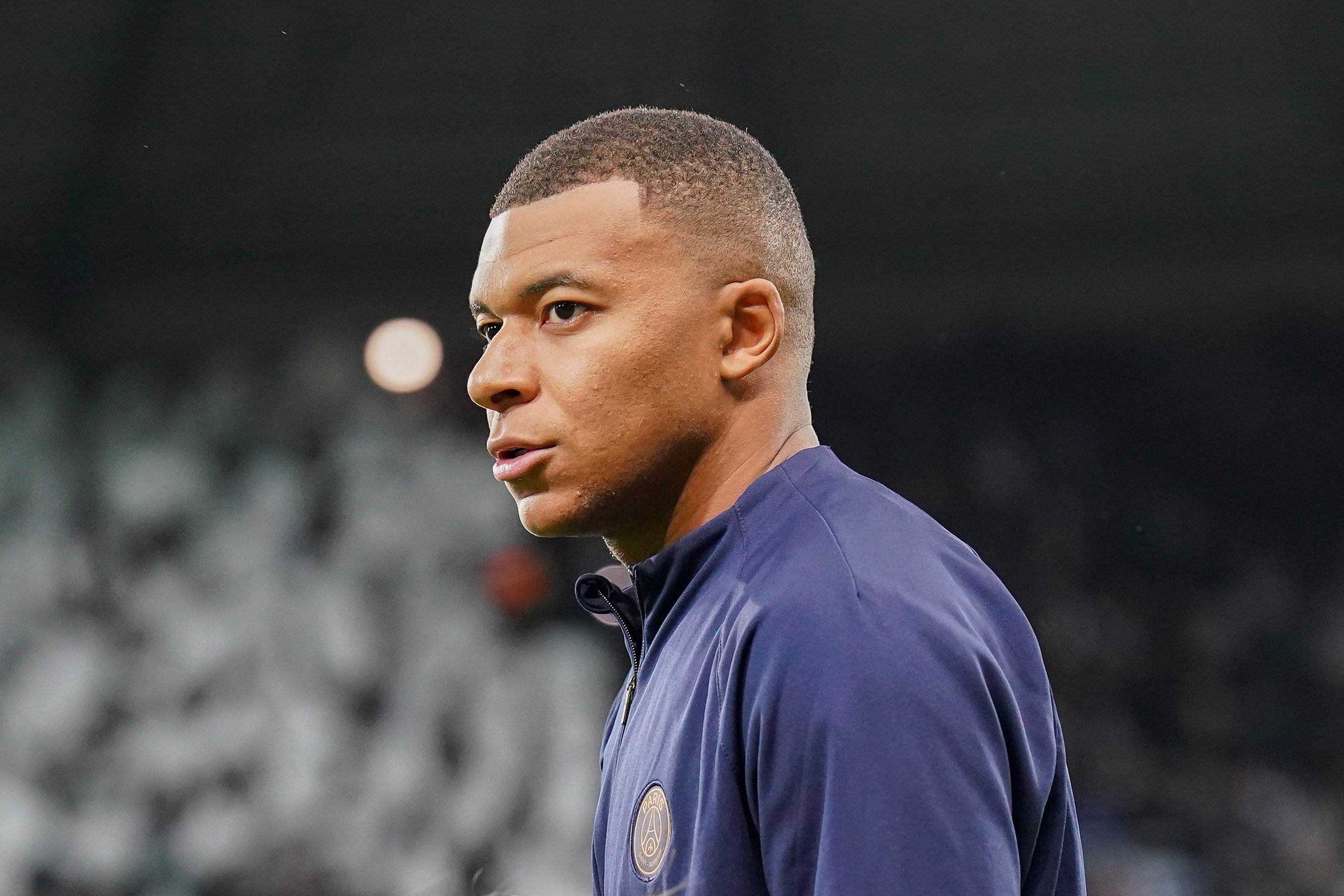 Mbappé pide multiplicar casi por 3 el sueldo de Vinícius para ir al Real Madrid