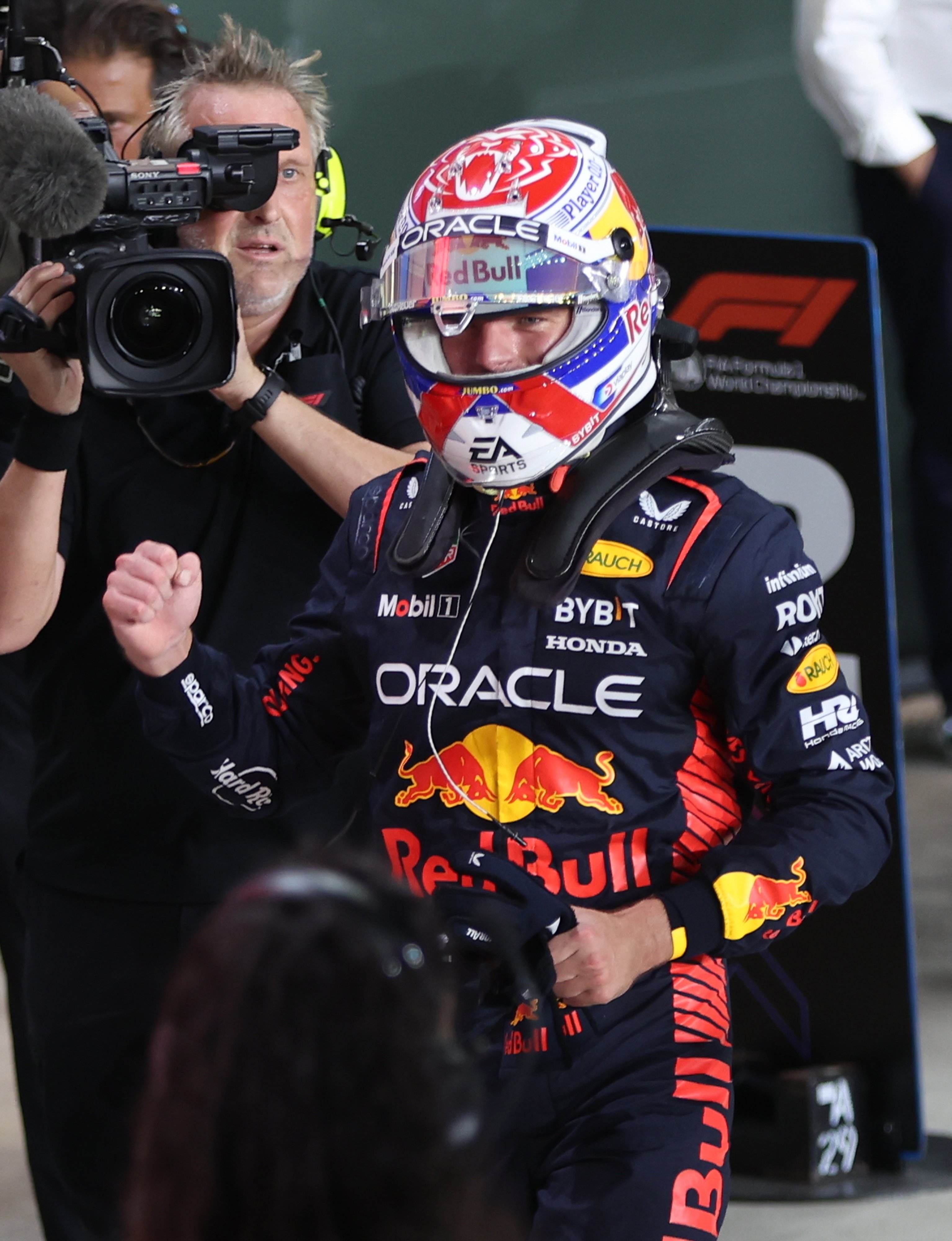 Verstappen no perdona i aconsegueix la pole al GP del Qatar de Fórmula 1; Alonso sortirà 4t i Carlos Sainz 12è