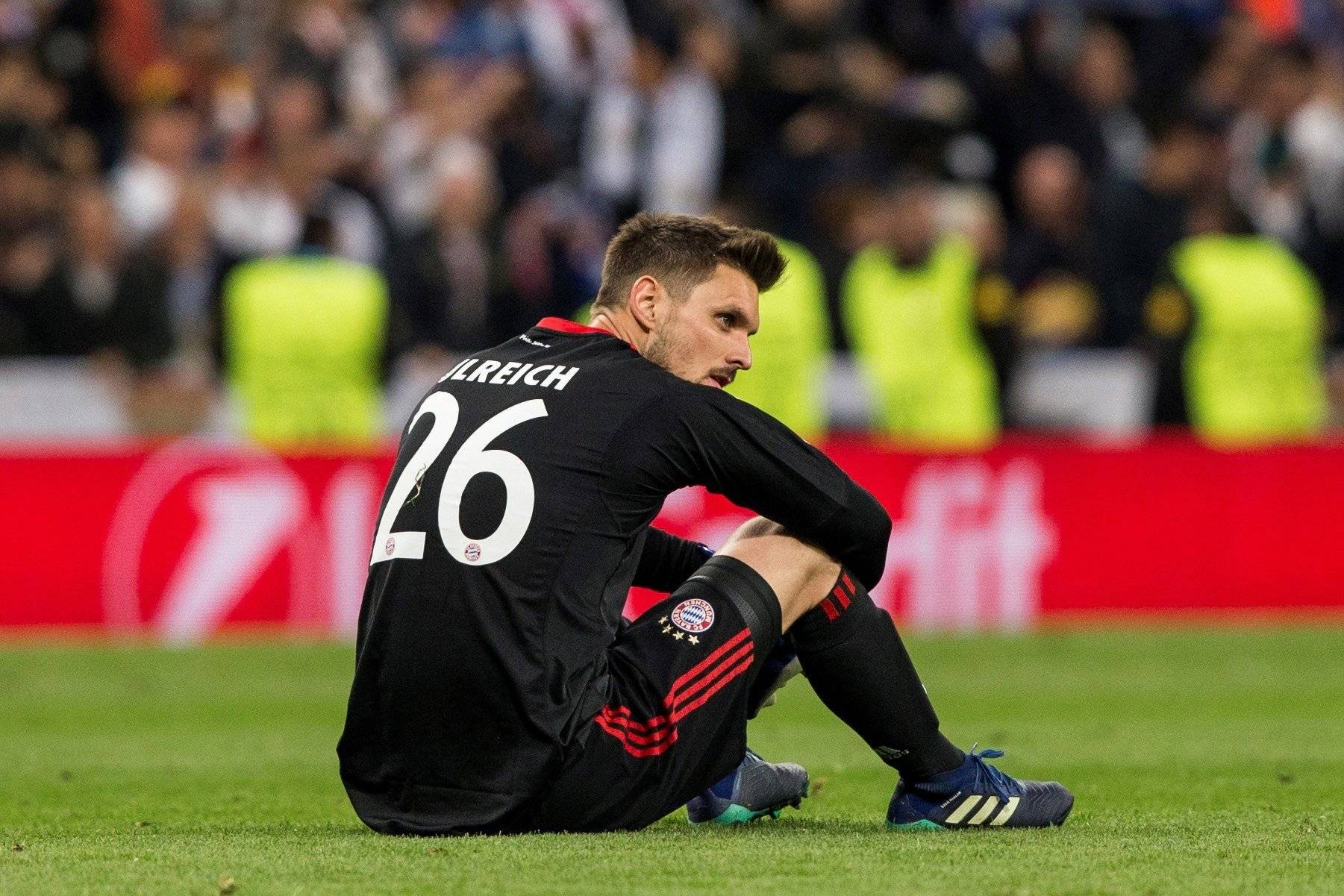 El portero del Bayern pide perdón por el grave fallo contra el Madrid