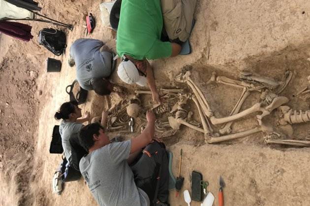 Equipo arqueológico trabajando