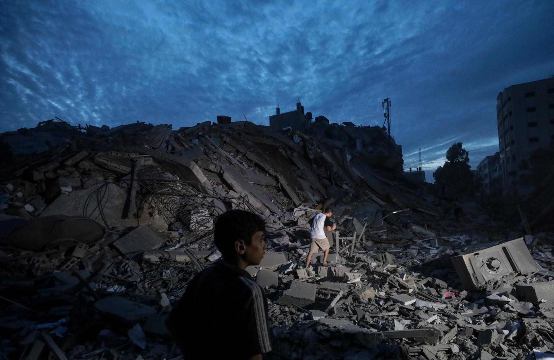 Israel recupera terreno mientras continúan los combates con Hamás