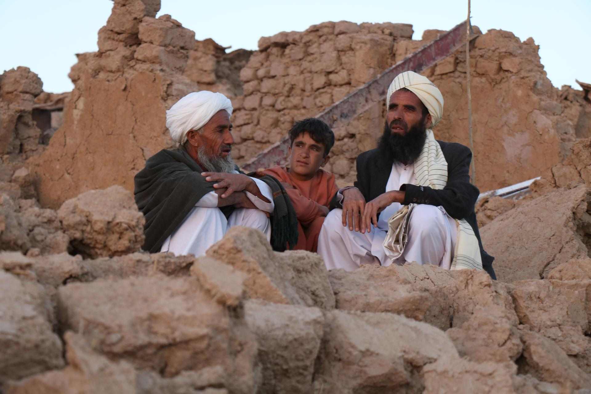 Ya son más de 2.000 los muertos por los siete terremotos consecutivos en Afganistán