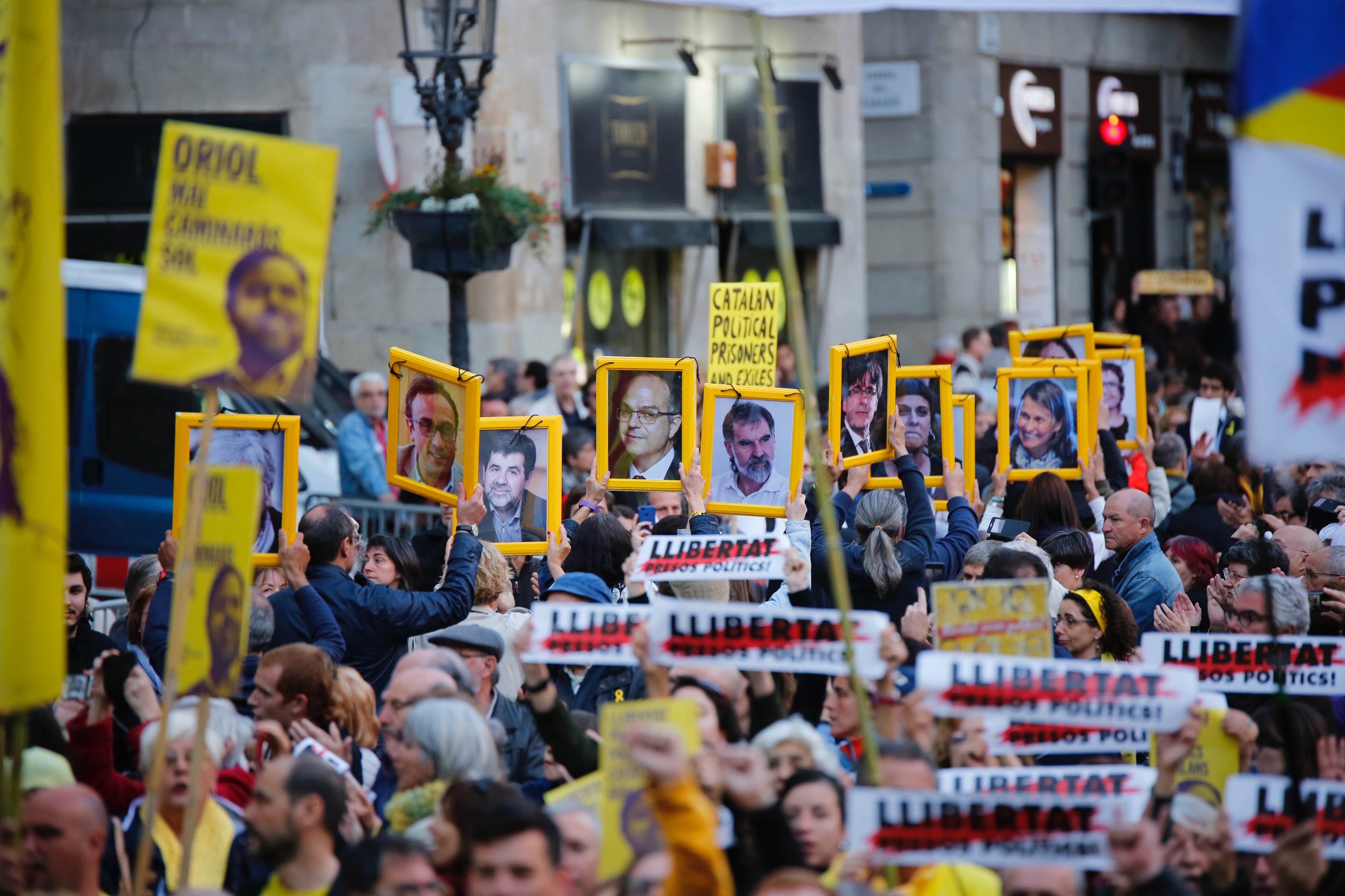 El balance del 155: 259 cargos destituidos, siete exiliados y nueve encarcelados