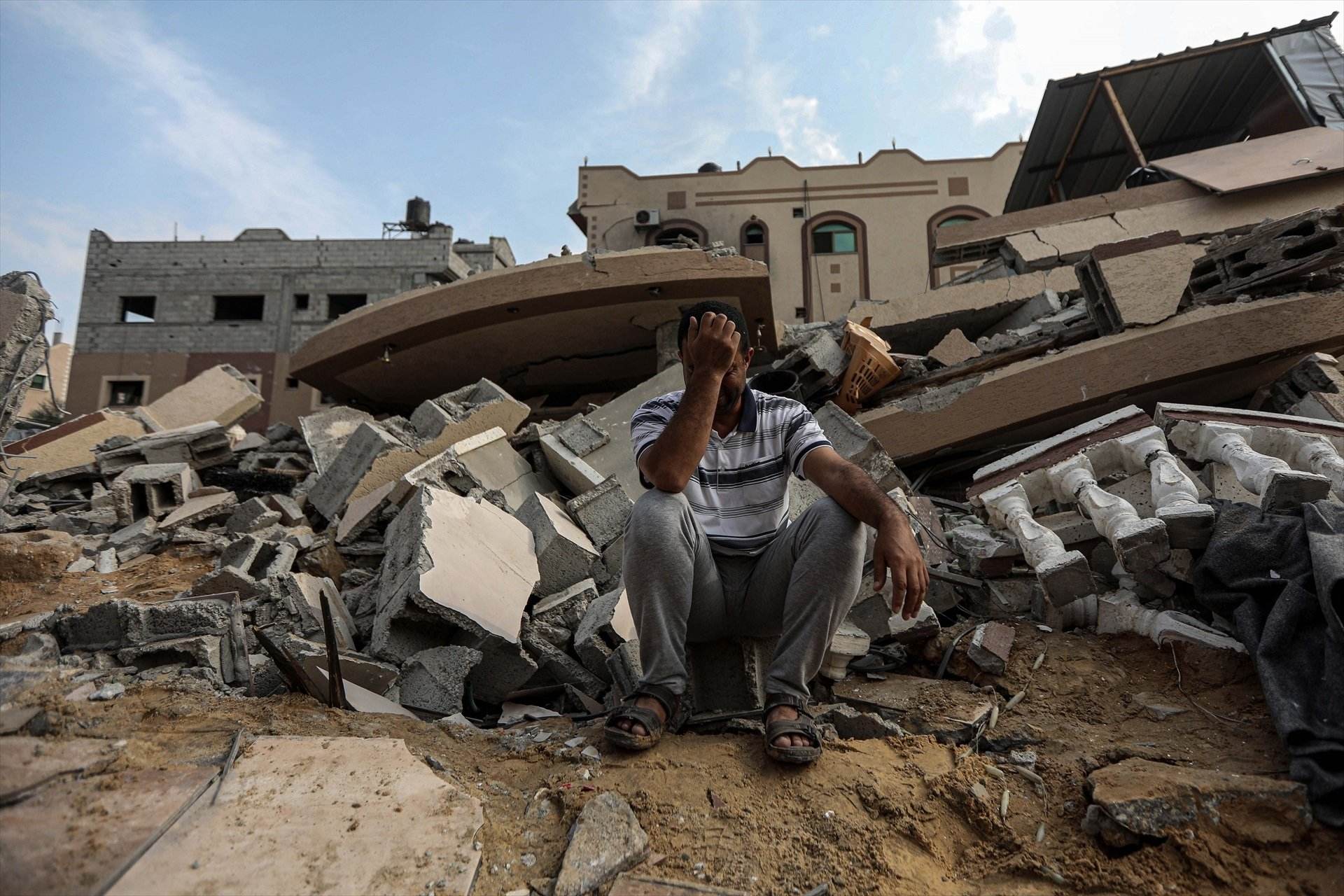 Israel i Gaza sumen més d'un miler de morts en el segon dia de l'escalada més gran en dècades