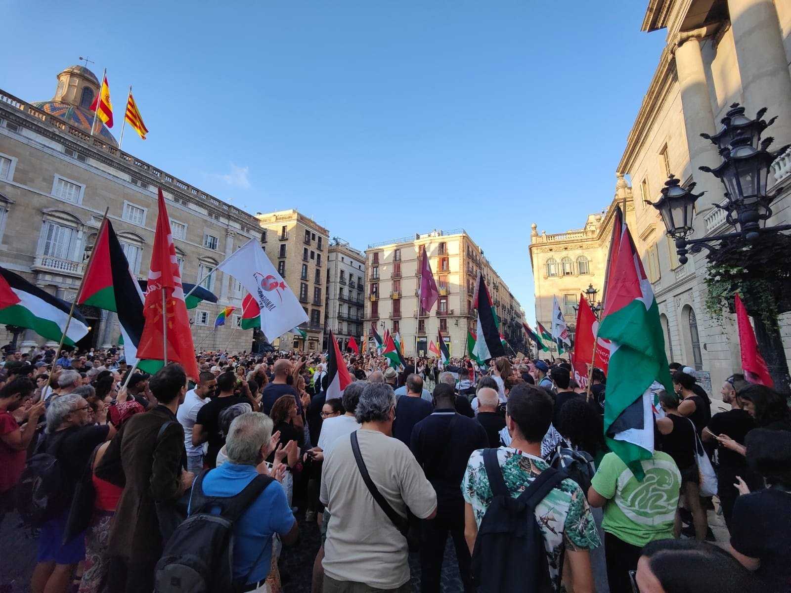 400 persones es manifesten a Barcelona en suport a Palestina i contra els atacs d'Israel