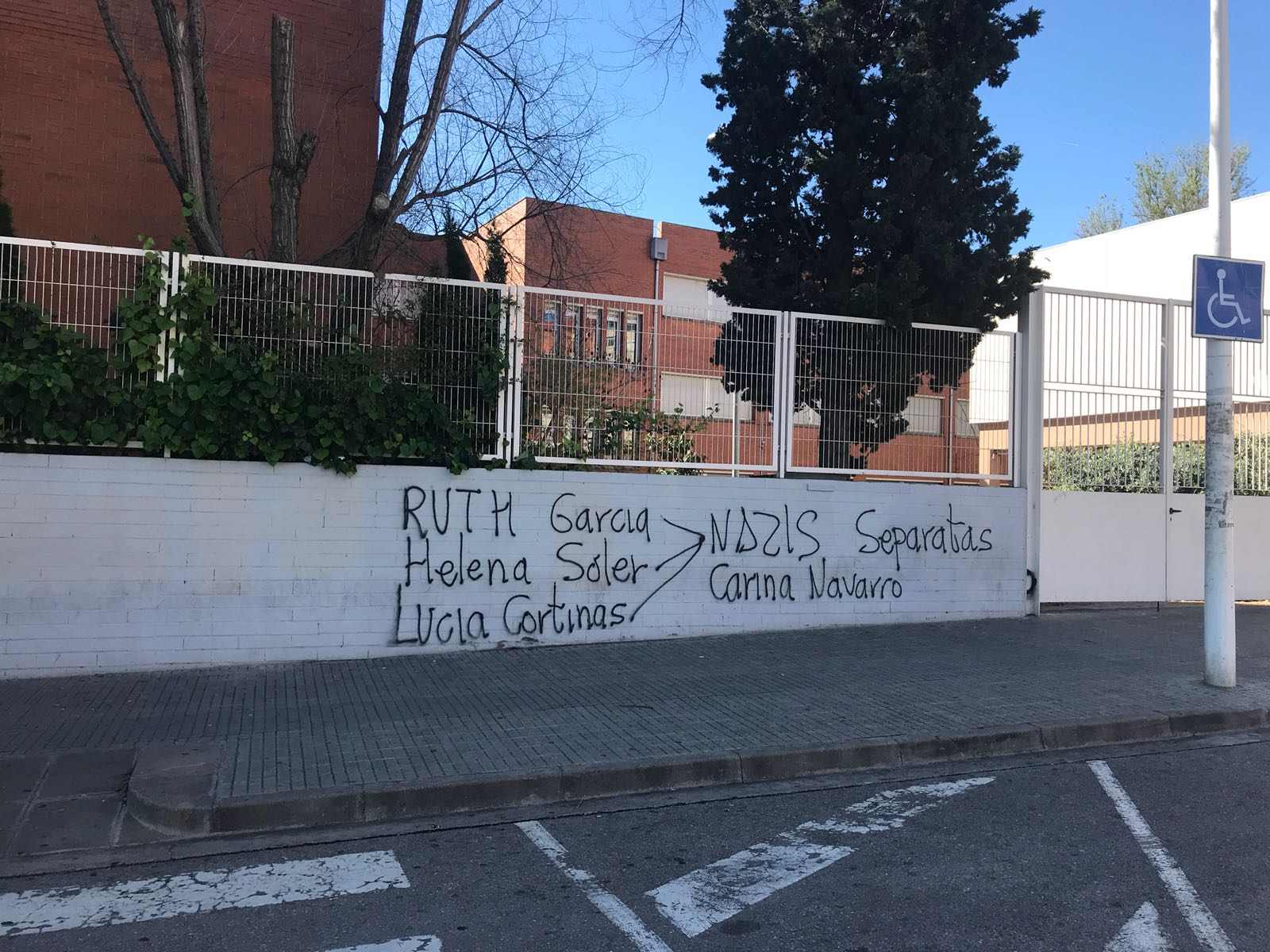 Maestros y sindicatos se unen contra los ataques del estado a la escuela catalana