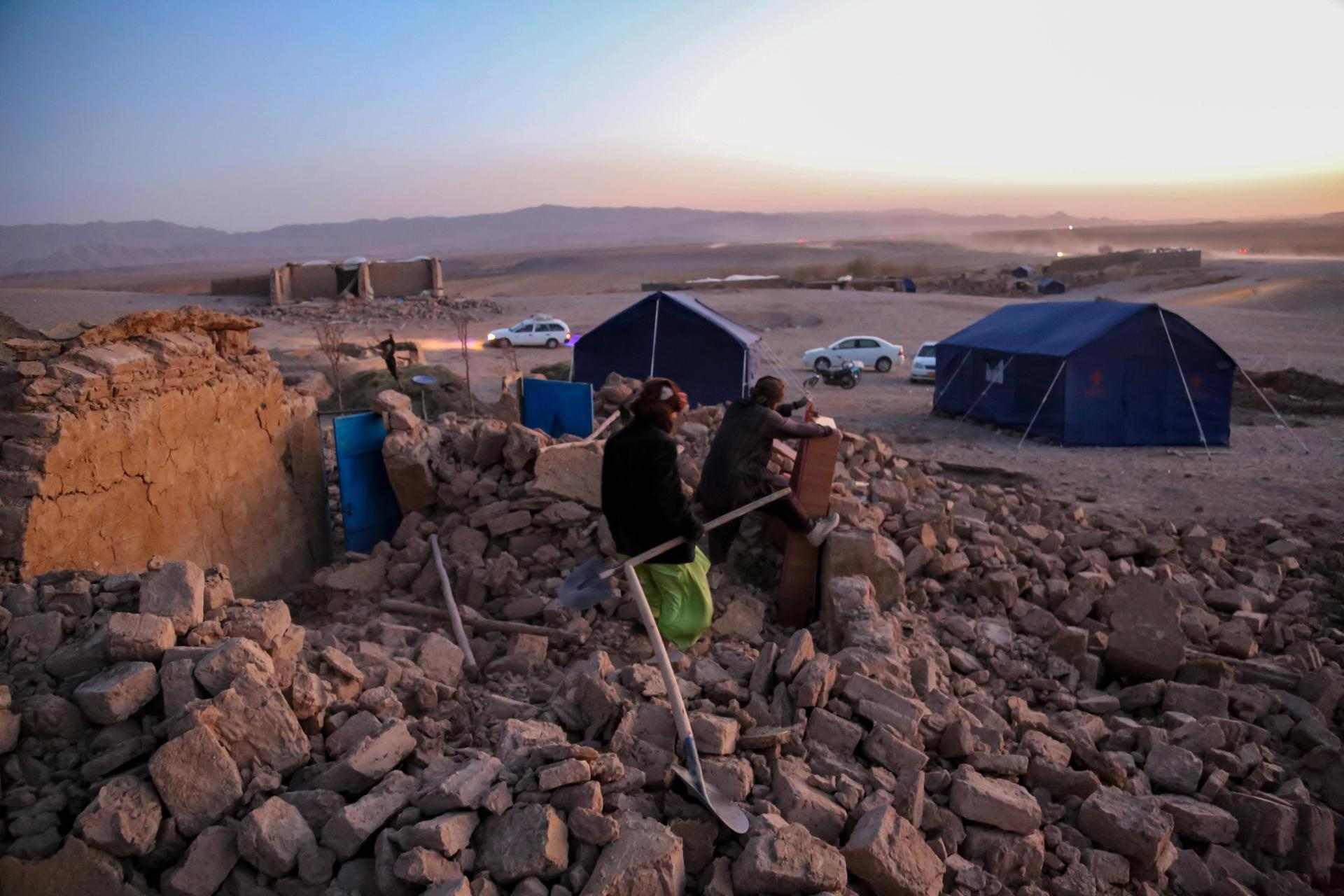 Un nou terratrèmol sacseja l'Afganistan i deixa ja més de 2.400 morts i 2.000 ferits
