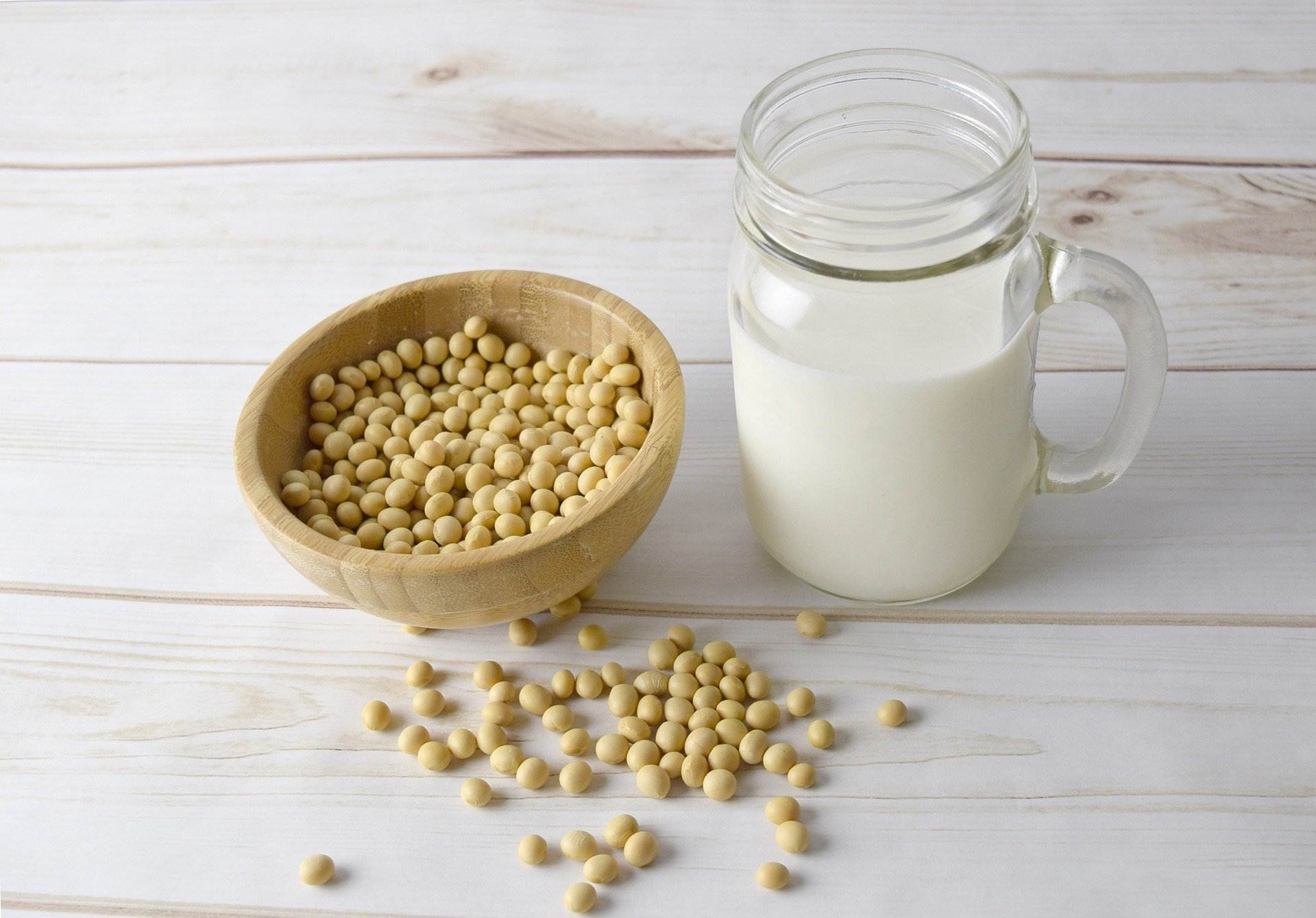 Sustituyo la leche de avena por la leche de soja: ¿qué beneficios tiene?