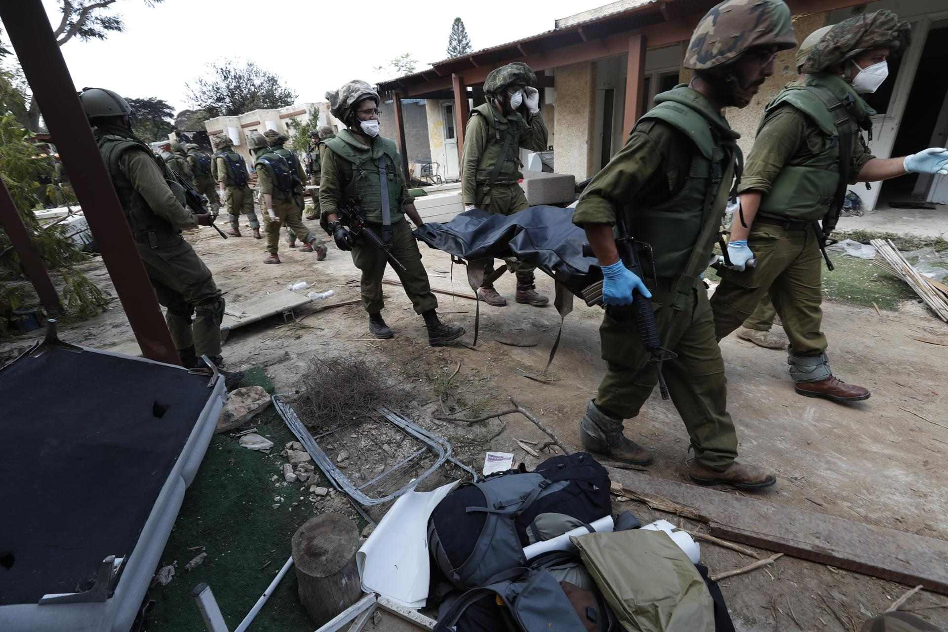 Hamás asesina a una cuarentena de bebés en el kibutz Kfar Aza, en el sur de Israel