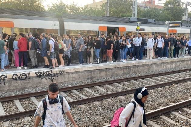 montcada inciència renfe alrededores r4