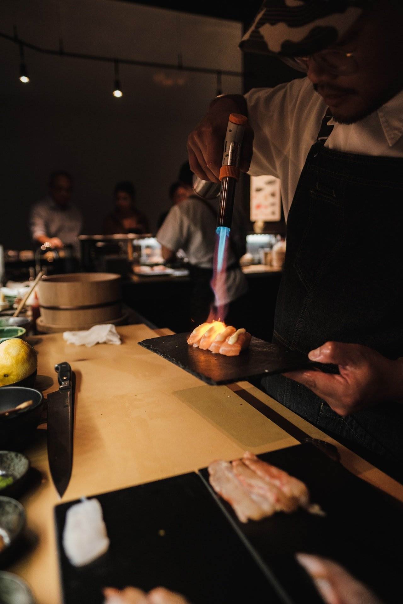 Restaurantes robata: ¿qué son y por qué están de moda?