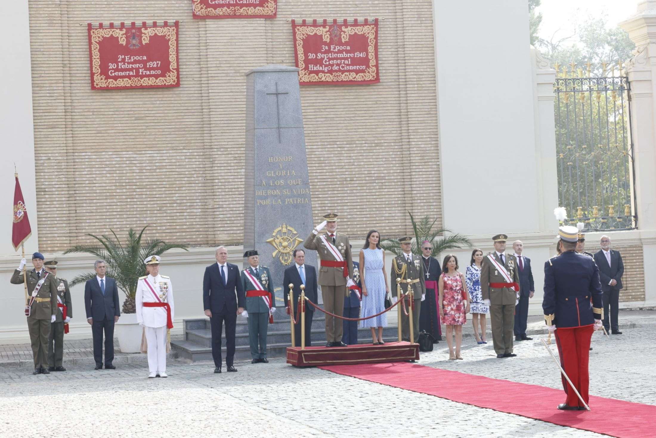 Leonor juró la bandera delante de un tapiz de Franco