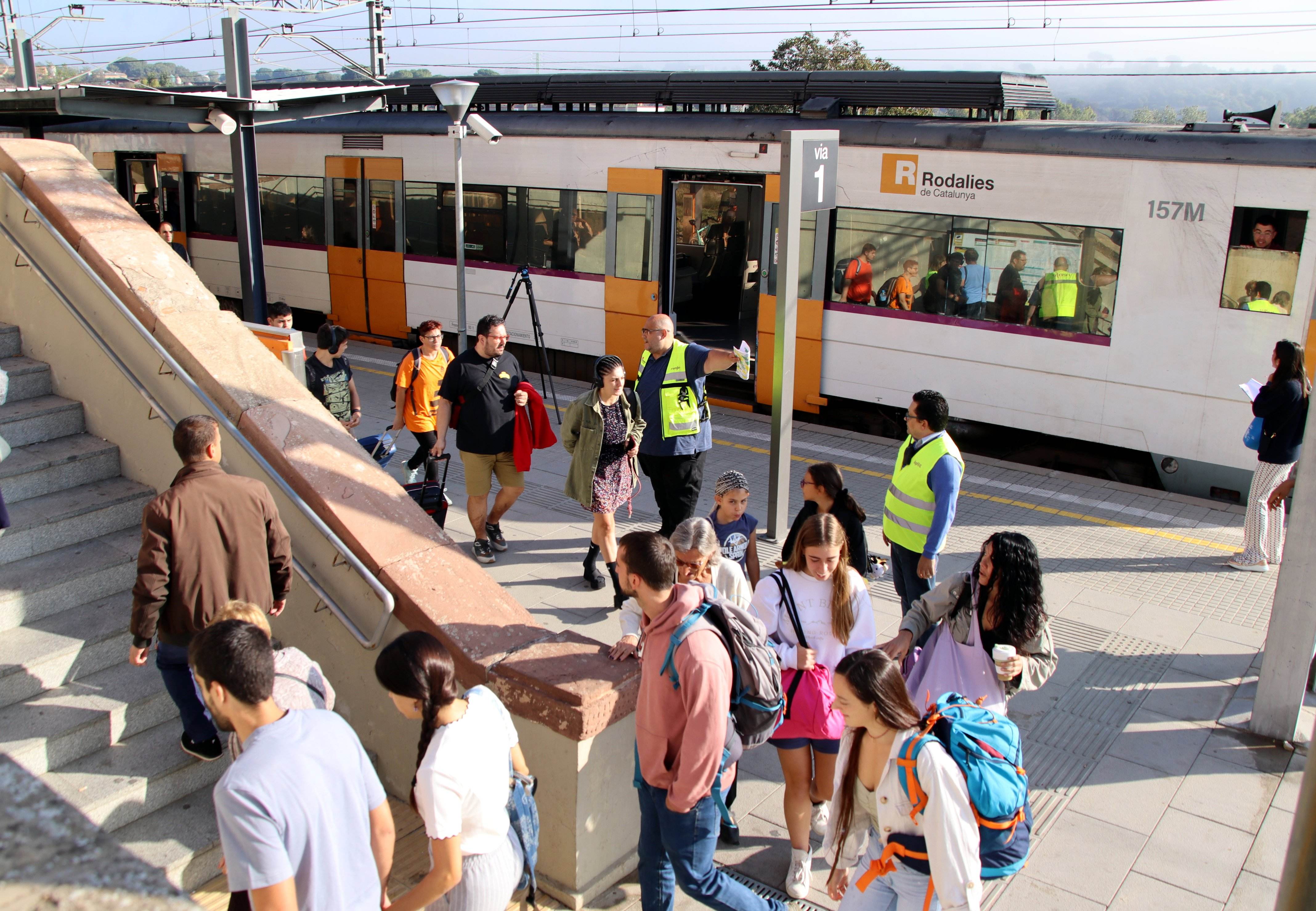 Matí caòtic a Rodalies: més de 45 minuts de retards a l'R4 a Martorell i 20 minuts a l'R1 a Montgat