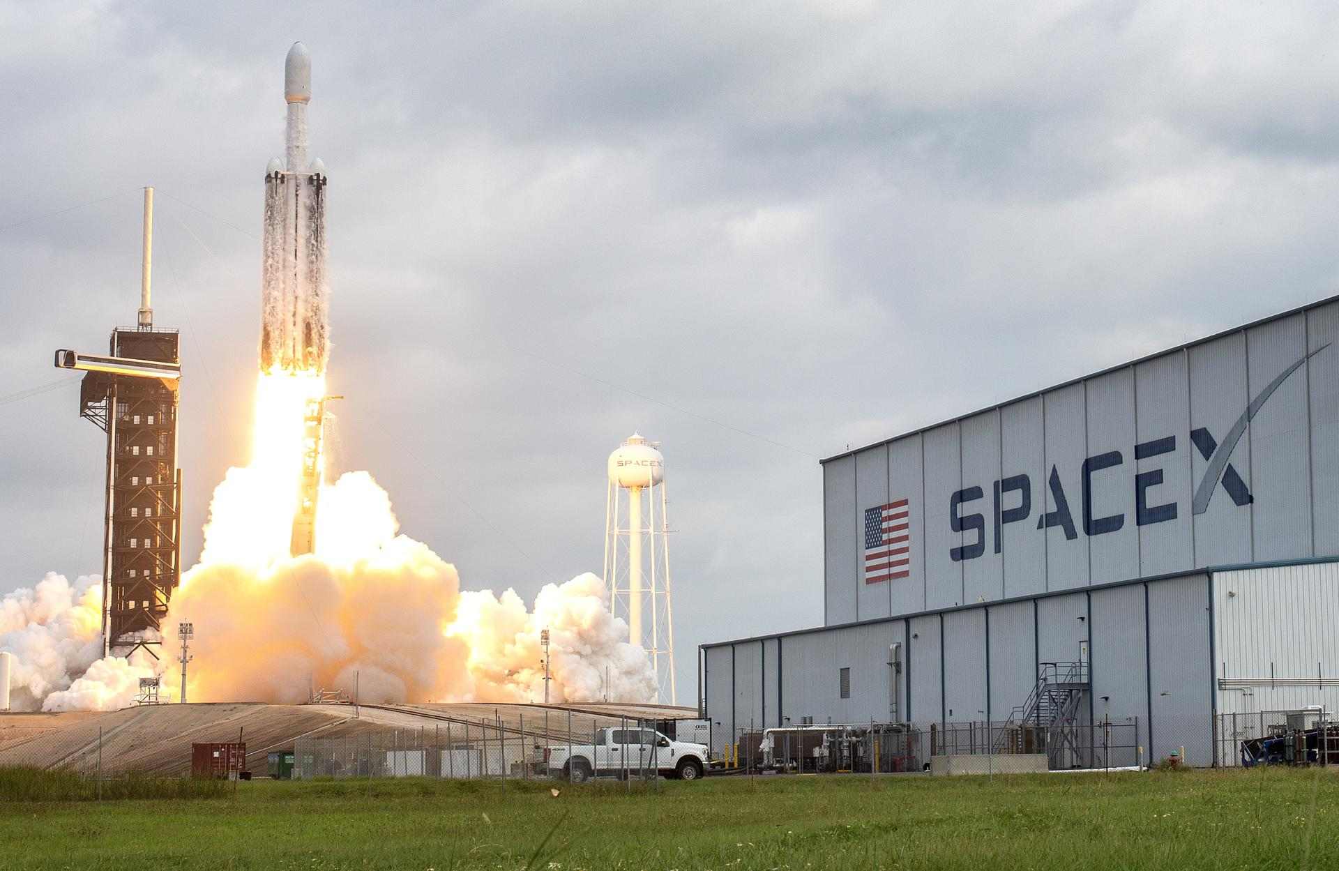 Despega con éxito la primera misión de la NASA que estudiará un asteroide rico en metales