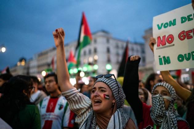 EuropaPress 5507636 varias personas participan manifestacion apoyo pueblo palestino puerta solo EuropaPress 5507636 varias personas participan manifestacion apoyo pueblo palestino puerta solo