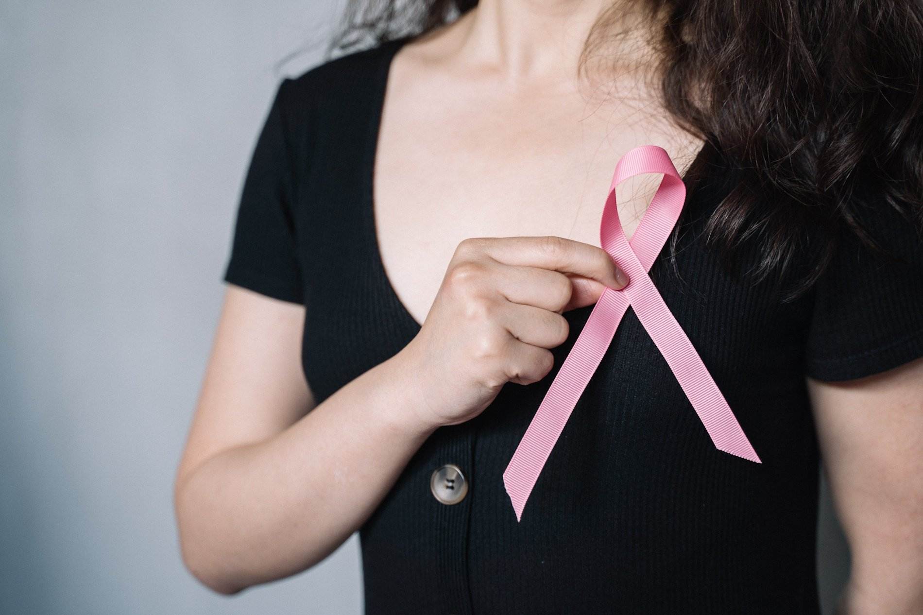 ISDIN colabora en la lucha contra el cáncer de mama con la Fundación FERO