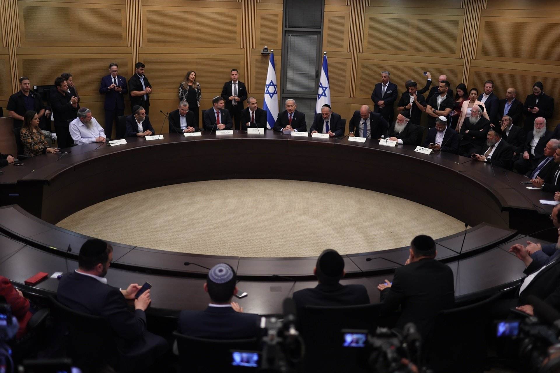 Hamás ataca Jerusalén y obliga a interrumpir la sesión del Parlamento de Israel