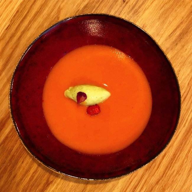 Gazpacho de fresas con sorbete de pepino