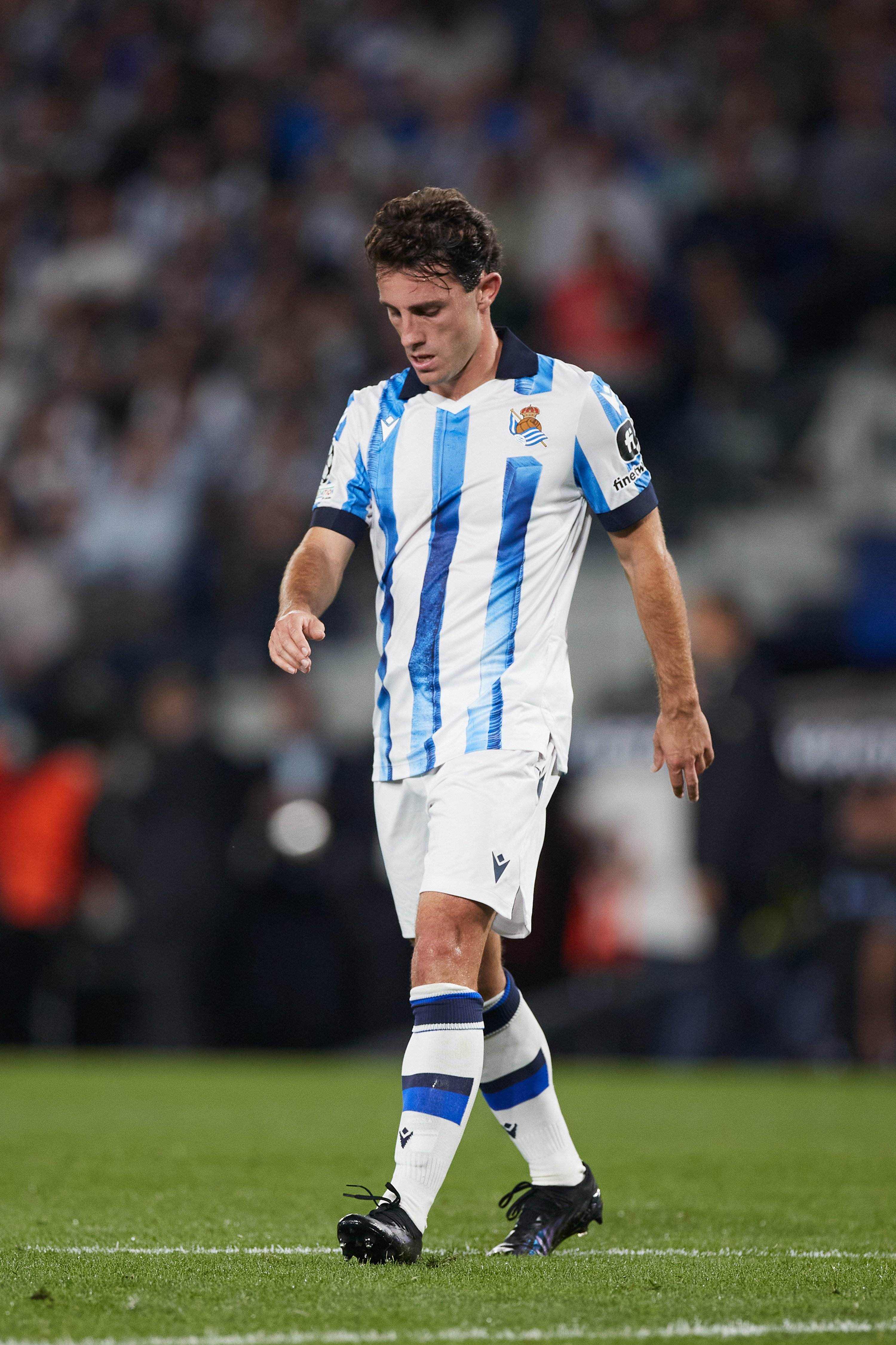 Odriozola continua fora i la Reial Societat necessita una solució per al lateral dret: Matarazzo ha de decidir