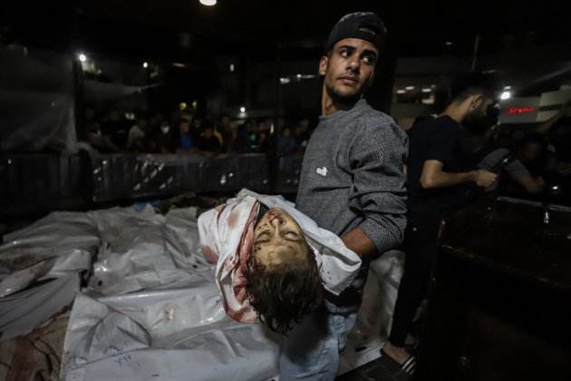Imatges després de l'atac a l'hospital Al Ahli de Gaza / Foto: Europa Press Imatges després de l'atac a l'hospital Al Ahli de Gaza / Foto: Europa Press