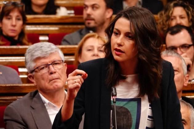 Inés Arrimadas Parlament llei presidència   Roberto Lázaro