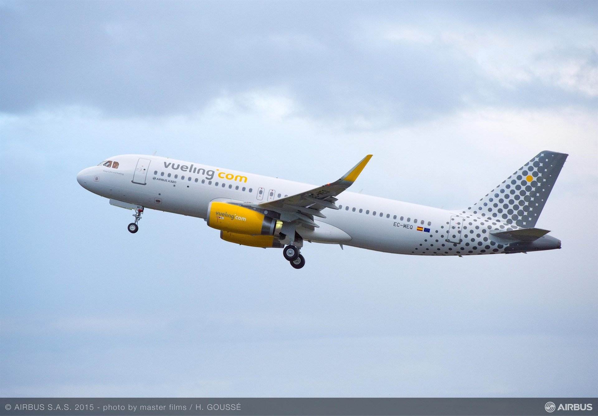 Vueling cancela 96 vuelos este fin de semana por la huelga de controladores en Marsella