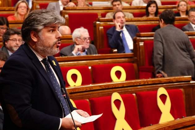 antoni castella parlament - roberto lazaro