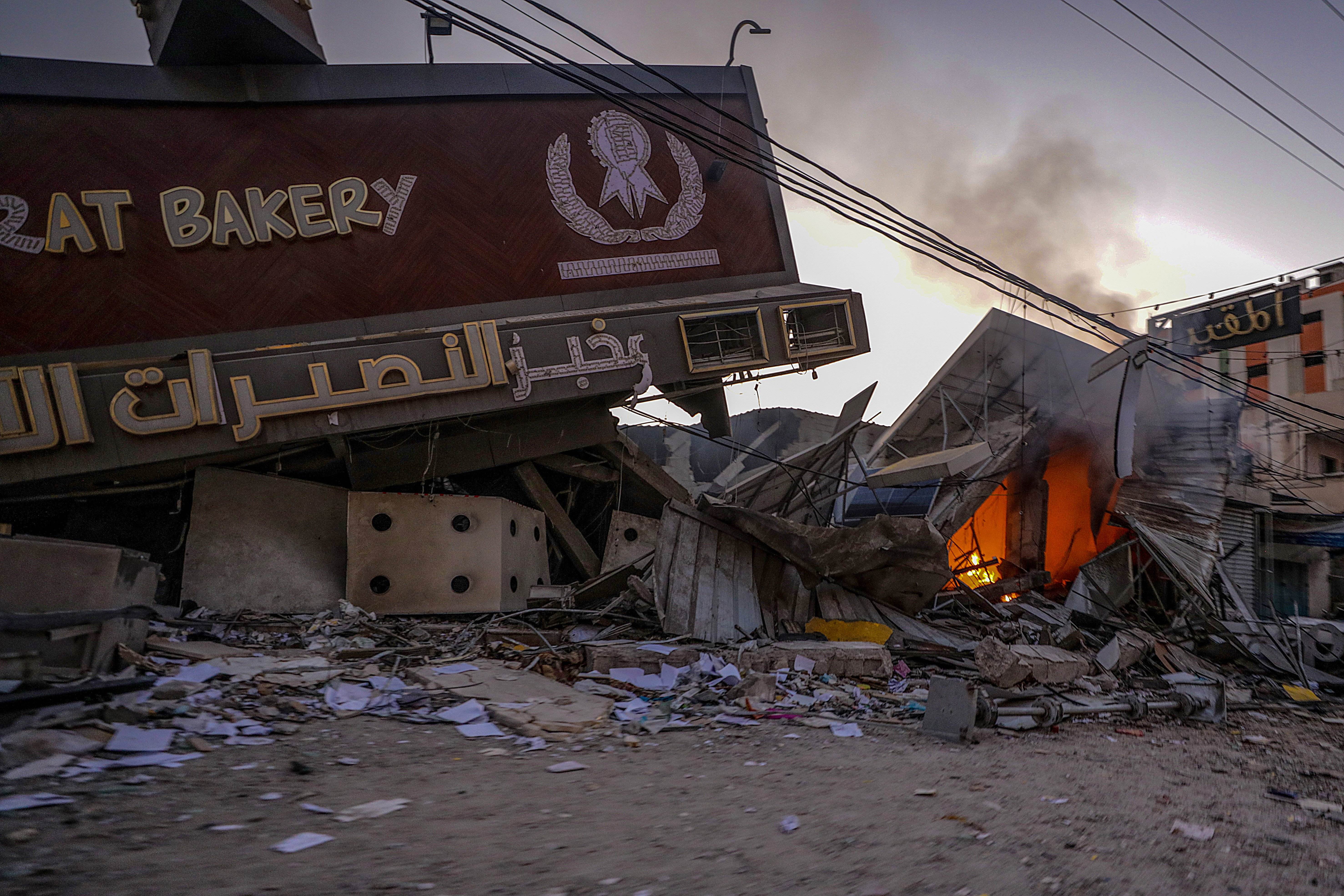 La ayuda humanitaria podría llegar a Gaza el viernes: el paso de Rafah, clave