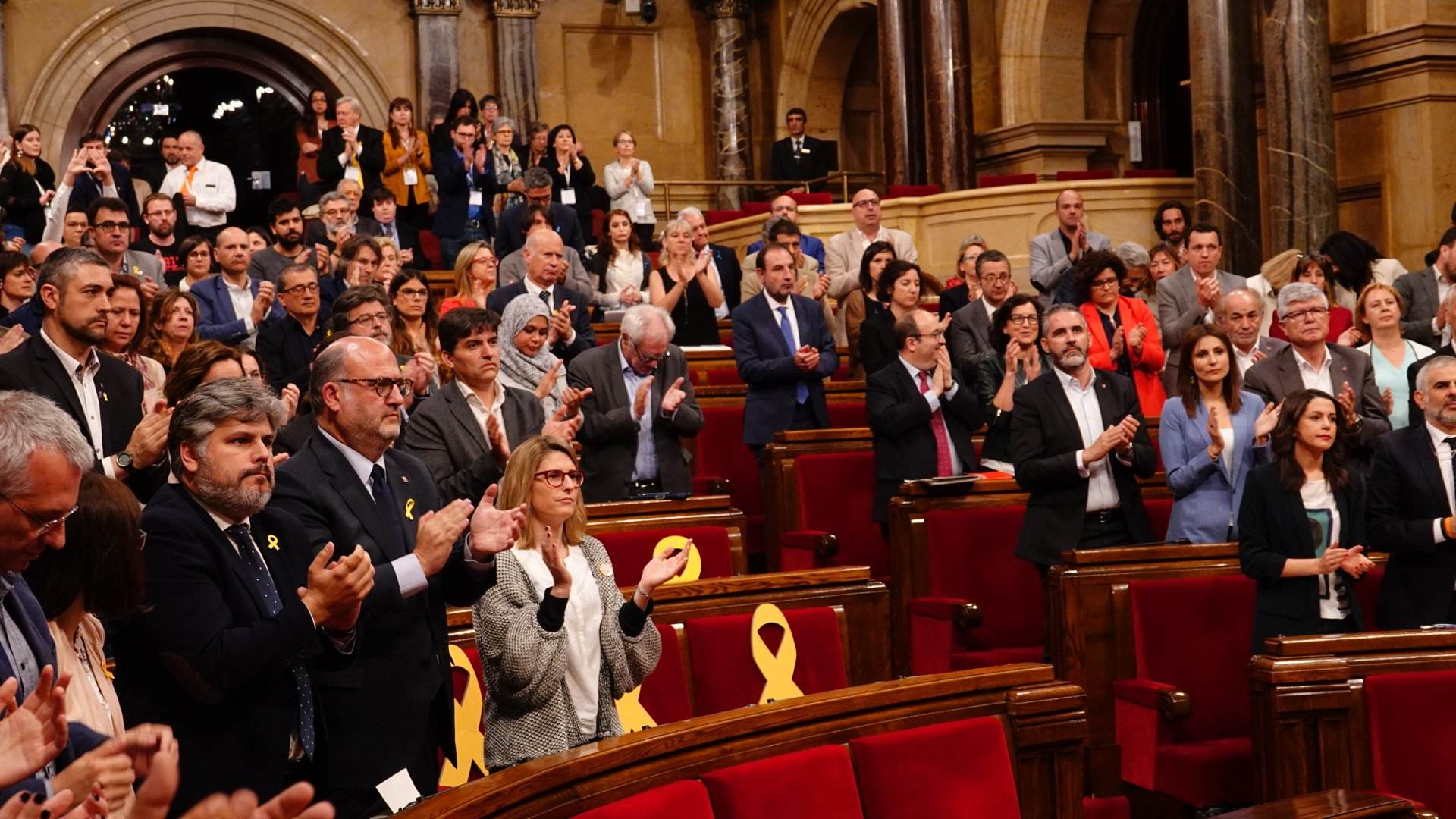 El Parlament denuncia la sentencia "denigrante" de La Manada