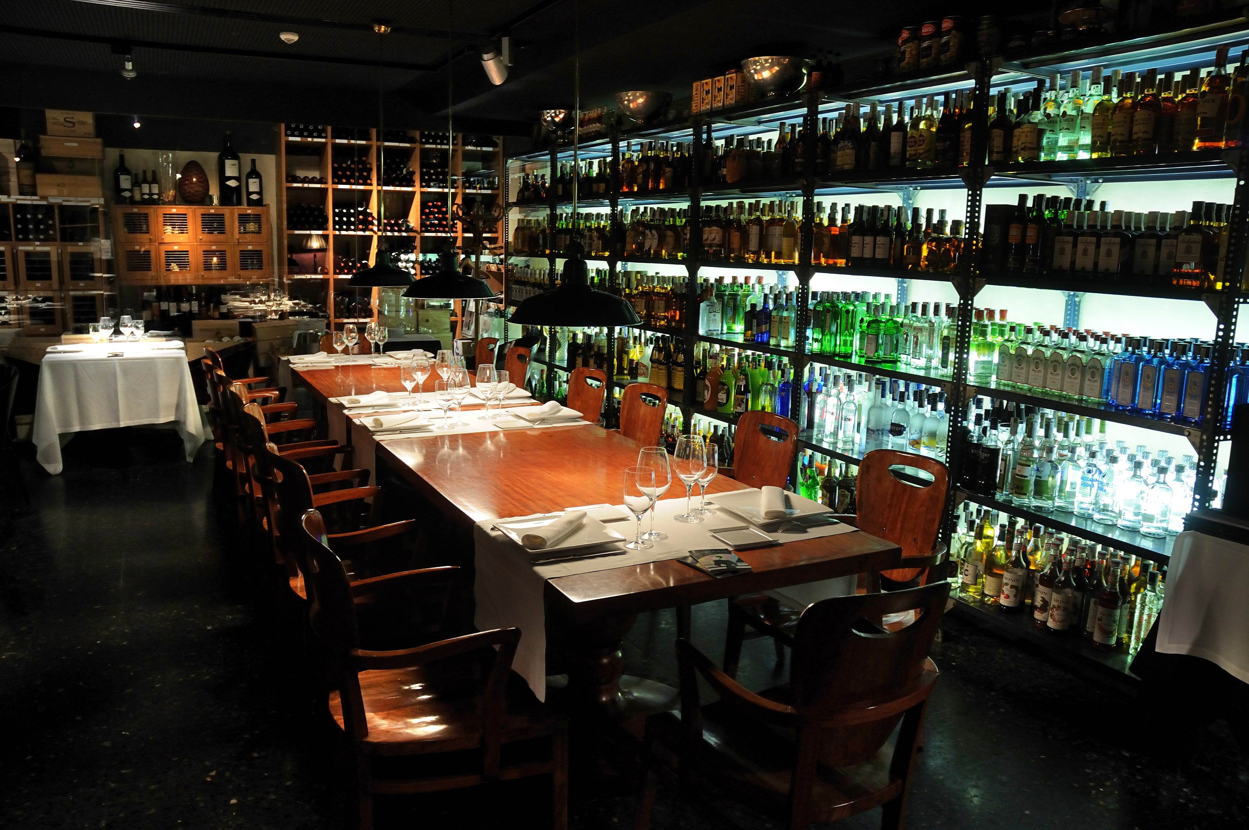 Speakeasy: El bar clandestino más escondido de Barcelona celebra veinticinco años