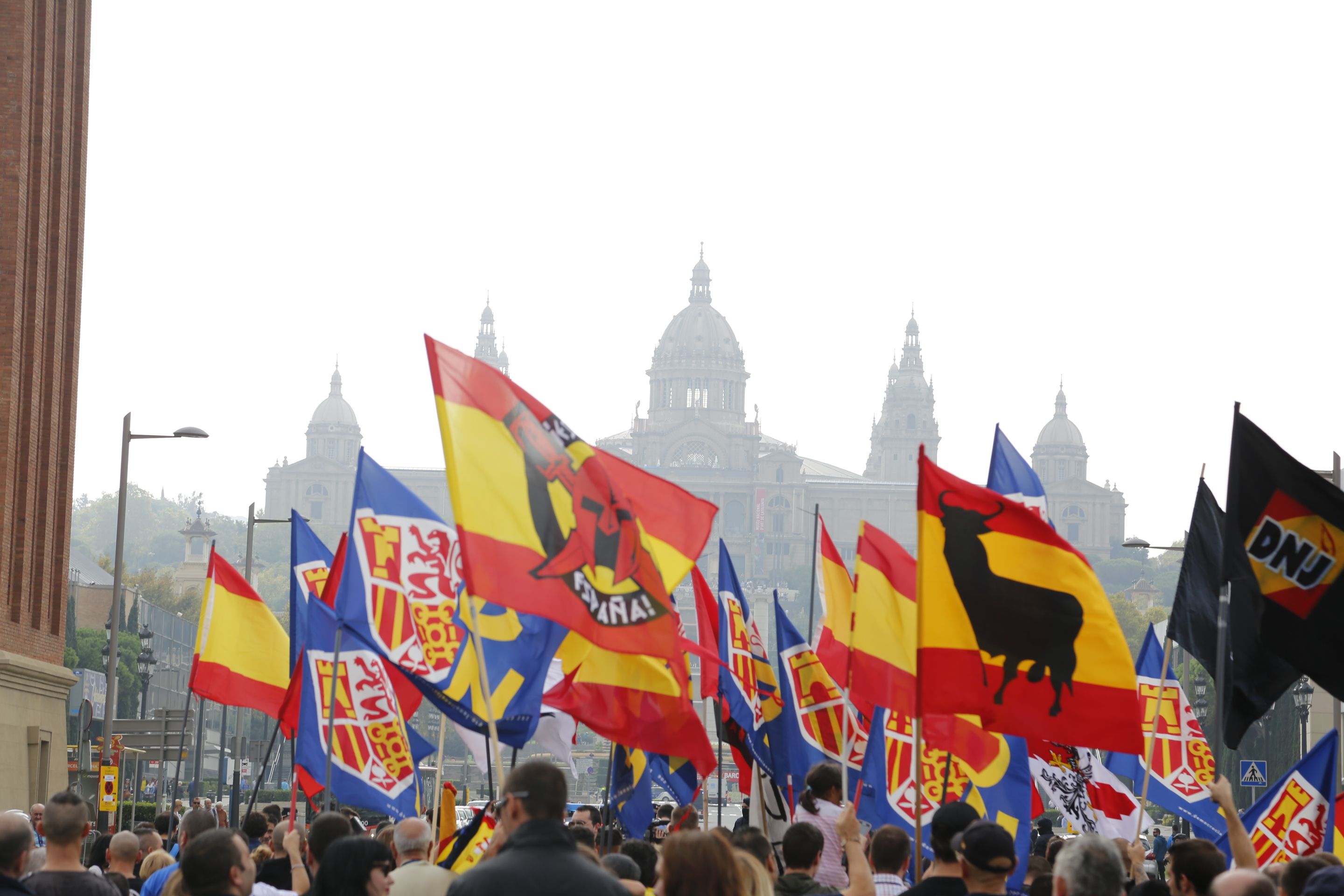 Piden cárcel para los líderes de Alianza Nacional y La Falange por incitar al odio un 12-O