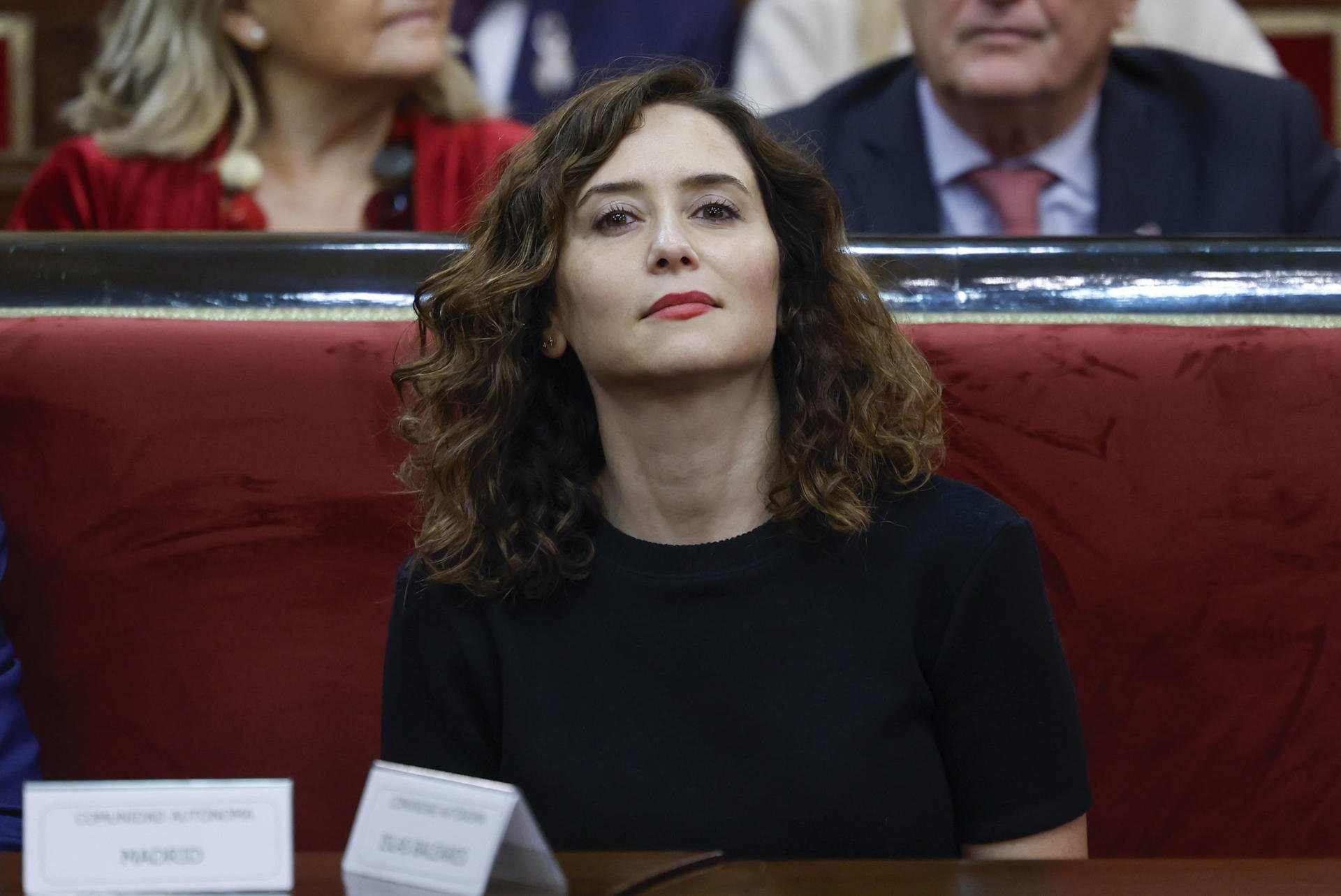 Ayuso ataca al PSOE después del pacto con Junts: "Quieren colar una dictadura por la puerta de atrás"