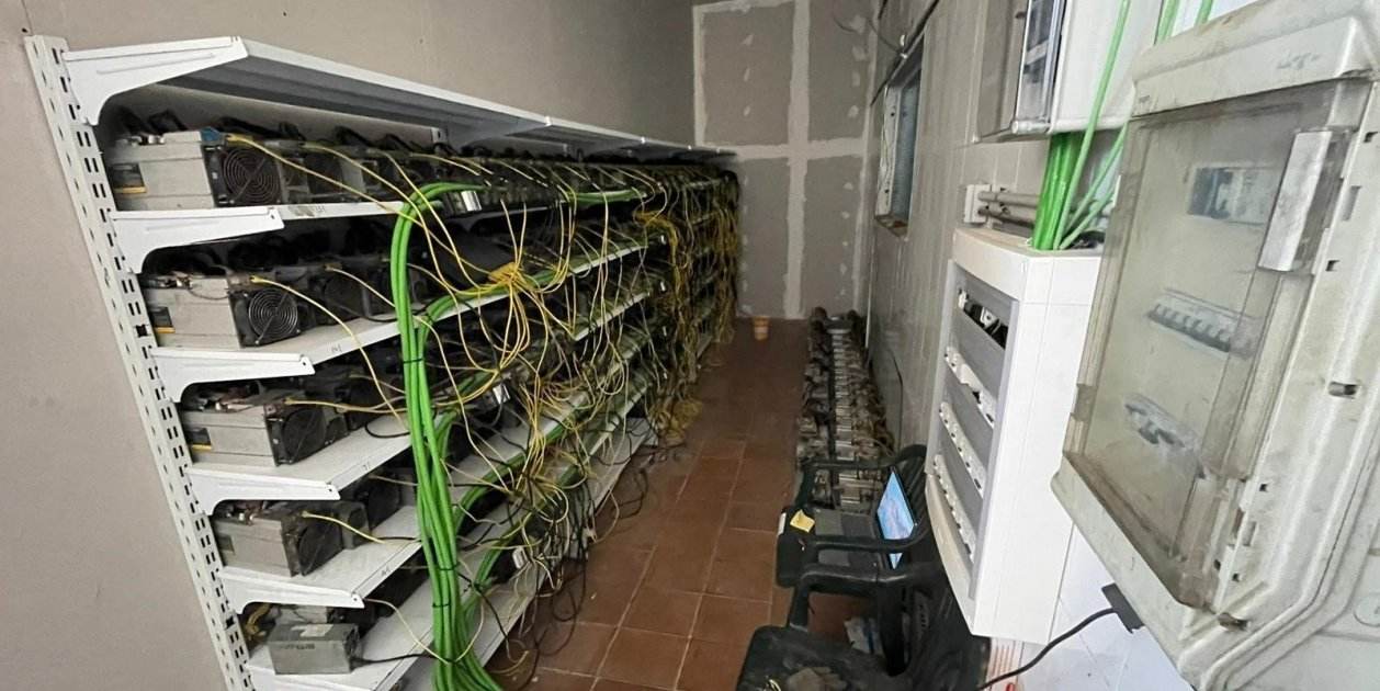 EuropaPress 4969066 granja criptomonedas desmantelada estaba formada 380 mineros conectados