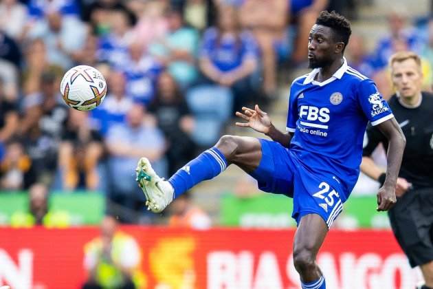 Wilfred Ndidi, disputando un partido con el Leicester / Foto: Europa Press