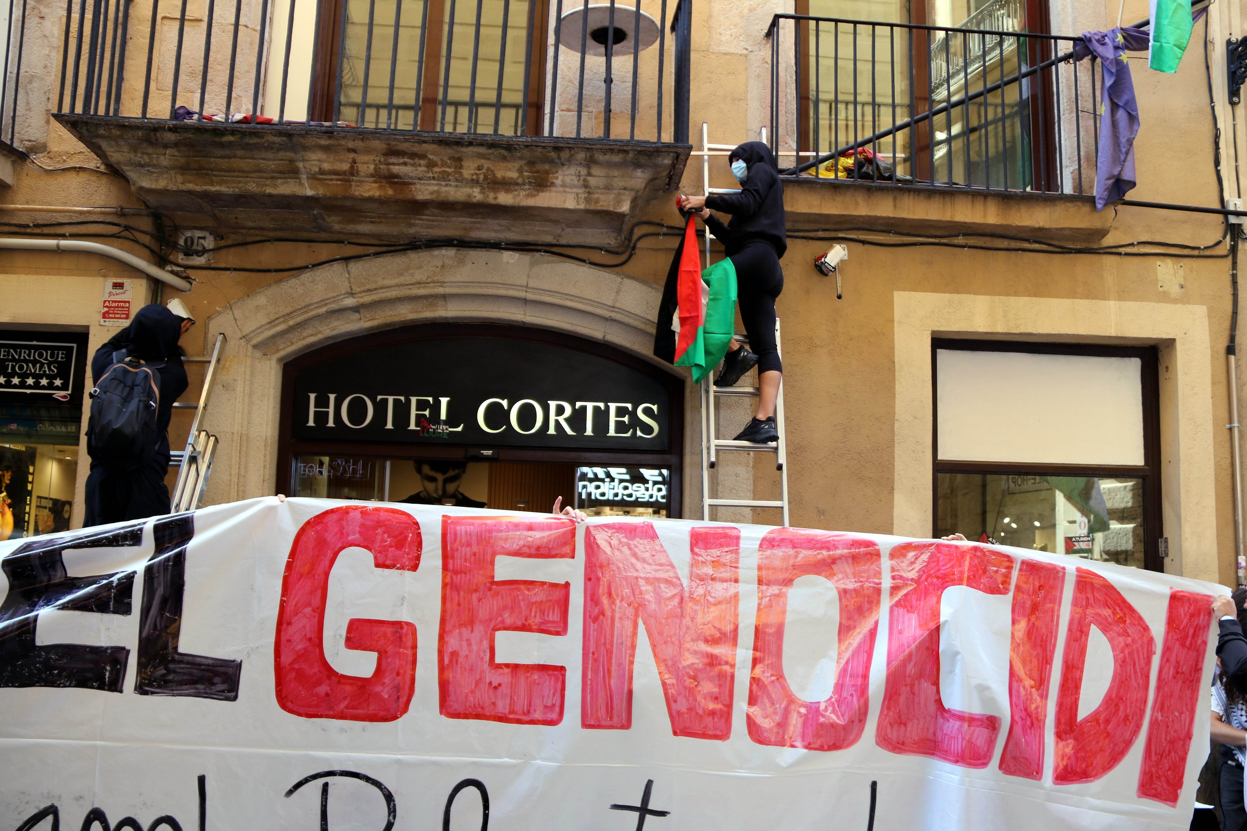 Detenidas cuatro personas por la protesta propalestina contra el hotel de un judío en Barcelona